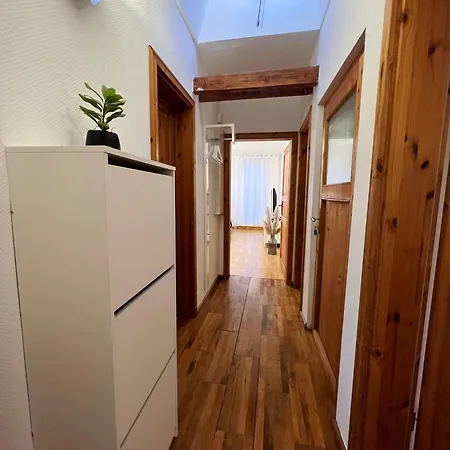 Lägenhet 85qm - Zentrale Lage - Parkplatz *